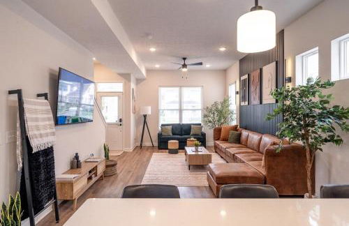 Arcade Game Room! Luxury New 3BR CLE Clinic UnivCircle Little Italy - Foto 7