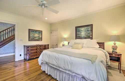 Lush Elkin Home with Porch Views and Pool Table - Foto 17