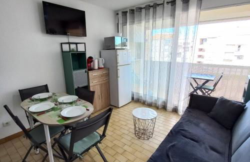 "LE COEUR GRAU" 4 personnes , parking privé , proche mer et tout commerces , 10 mn du centre ville à pieds - Foto 1