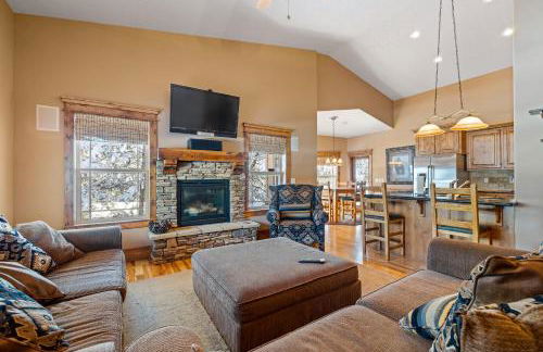 New! Black Bear Inn - Pet friendly - trailer parking - walk to lake - rustic - Foto 2