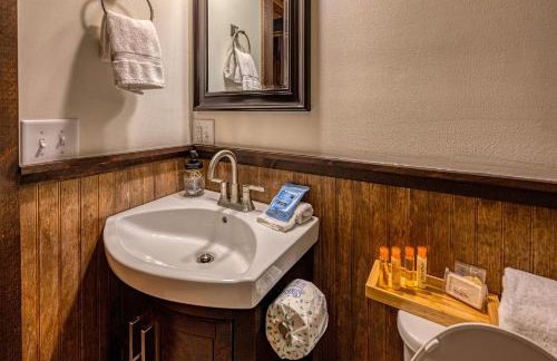 Cozy Lakefront Cabin on Lake Nantahala with Dock - Foto 12