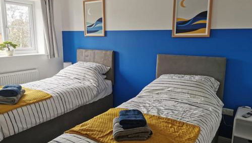 Modern Roomy 3 BR Home Pershore - Foto 2