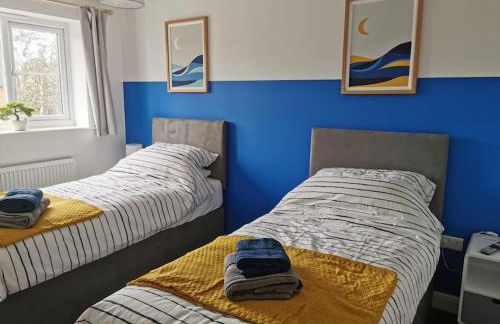 Modern Roomy 3 BR Home Pershore - Foto 2