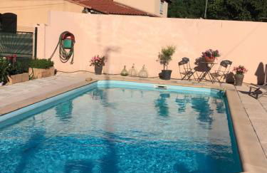 Studio indépendant, piscine & jardin en centre-ville - Foto 7