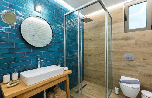 Vasilios Villa, with Pool, Gym & Close to Beach, By ThinkVilla - Foto 53