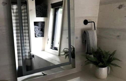 Stylish Tiny House for Glamping in South Carolina - Foto 25