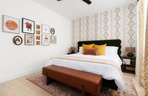 Heated Pool, Game Room, Outdoor Movies, Mins to Downtown, Sleeps 14 - Foto 10