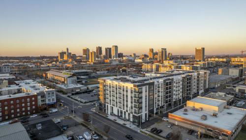 Upscale 2BR Near Regions Field n Park - Foto 2