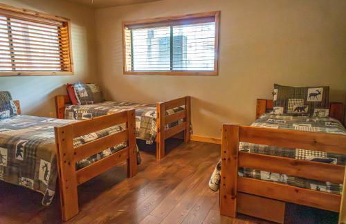 The Lodge Large Cabin, 17 Acres, Playground, Forest Access - Foto 41