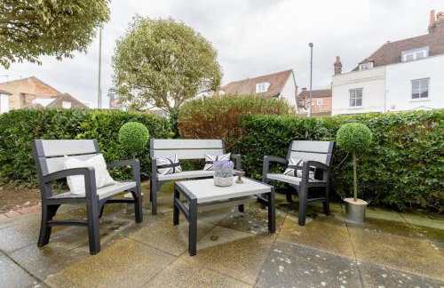 Elegant Epsom Flat in Period Building - Photo 5