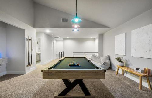 Luxe Modern 4B House with Office 20 min to DT - Foto 41