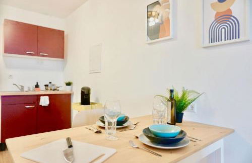 NEU modernes Apartment in Top Lage, free Parking max 1,65m Höhe und 1,8m Breite - Foto 18