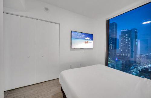High Floor Unit Heart Of Miami with pool and gym - Foto 14