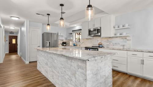 5BR 3.5BA Waterfront Boat, Dock and Kayaks, Lake McQueeney by Austin Vacay - Foto 5