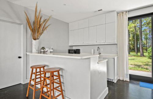 The Porter's Barn - fancy little waterfront home with deep-water boat dock and firepit - Foto 17