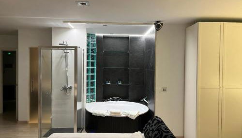 Black and White Suitte "Marques" - Foto 5