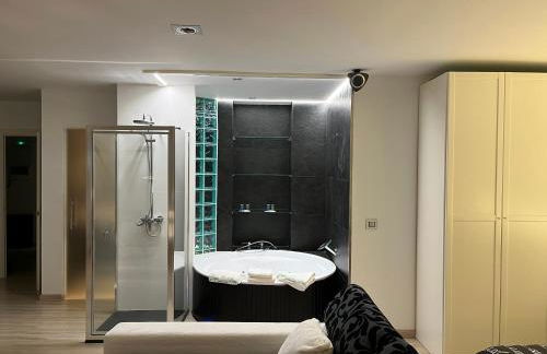 Black and White Suitte "Marques" - Foto 5