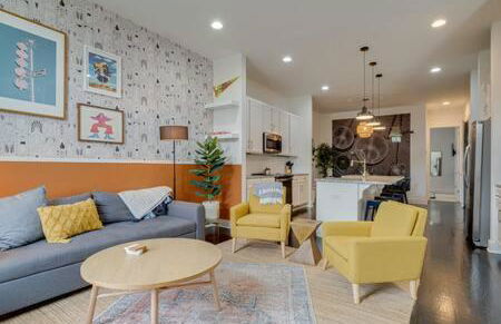 Stylish 4 Bed with Rooftop, Garage Near Hot Spots Less Than 5 Mins to Belmont, 10 Mins to Broadway, 24 Hour Hospitality Team, Perfect for Groups, Available for Long Term Rental - Foto 19