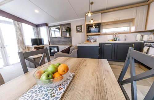 2Bed Whitley Bay Home - Free Parking, Close to beach & St Mary's Lighthouse - Photo 73