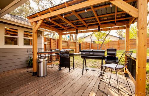 Lux 5BR gem with Heated Pool, SPA, and Outdoor Movie Theater - Foto 29