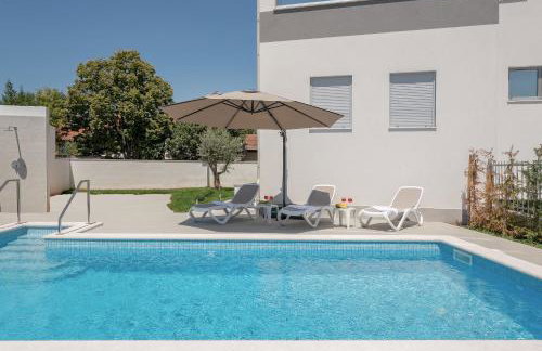 Viras Luxury Holiday - Photo 2