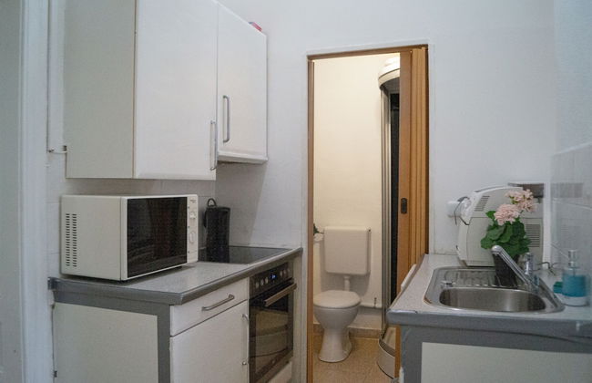 Vibrant Apartment Near Downtown - Foto 11