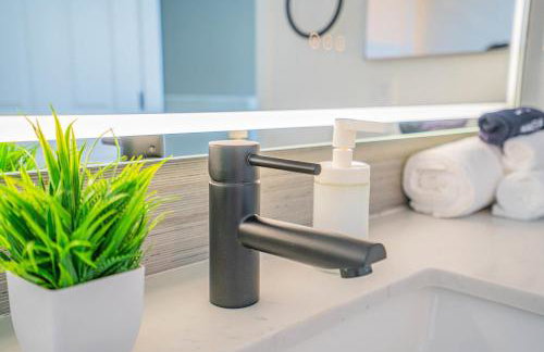 Trendy 1BD Walk to Westgate Pool Gym WD - Foto 41