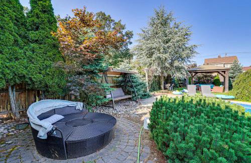 Near Yale and Lighthouse Point Beach Home with Pool! - Foto 33