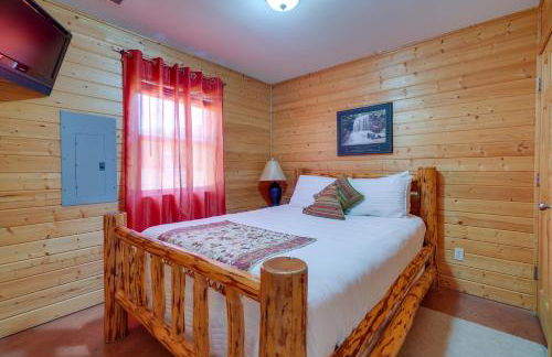 Lakefront Columbia Cabin with Porch and Shared Dock - Foto 12