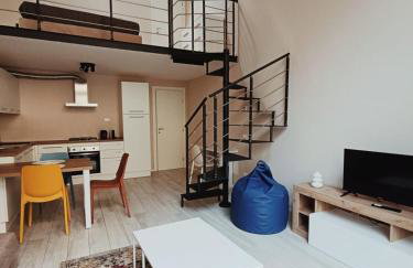 YR Apartments Bocconi- Modern Loft, 3 Min Walk to Duomo Tram - Photo 1