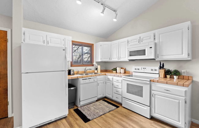 Hikers Hideaway Cozy Resort Condo w/ Pool & More - Foto 8