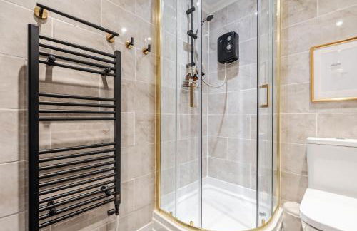 New Modern 2 Bedroom Central Apt Greater Manchester, Sleeps 5, Near Airport with Great Transport Links - Foto 34