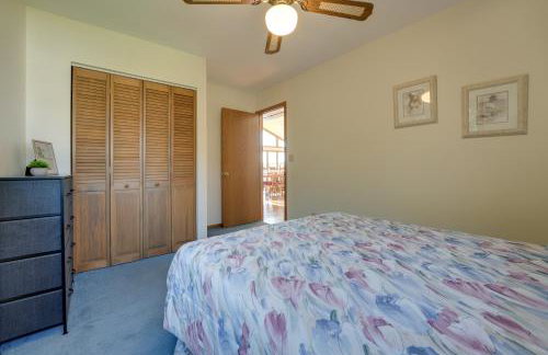 Lakeside Michigan Retreat with Boat Dock and Fireplace - Foto 16