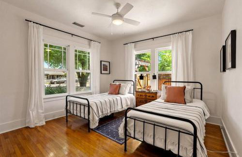 Vine Street Bungalow-Hot Tub, EV, Walk to Town - Photo 13