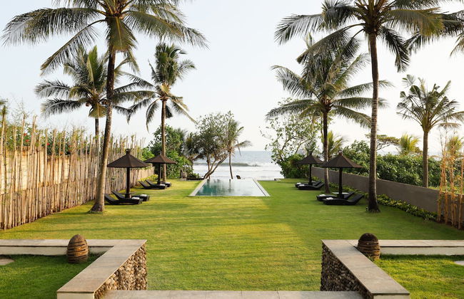 Black Beach Villa - Absolute Beachfront - Photo 7