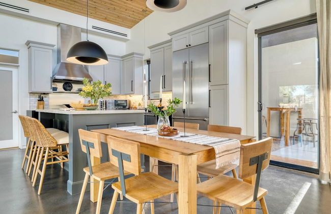 Sundrenched by Avantstay Pool, Mins to Old Town - Foto 10