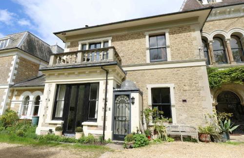 Perfect Retreat in Luxury & Historical Manor House - Photo 65