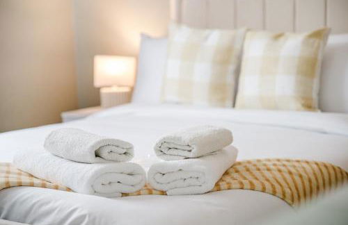 Modern 2 Bedroom House with Parking - Photo 31