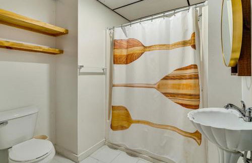 Great for Gatherings! Lakefront Ticonderoga Villa - Foto 32