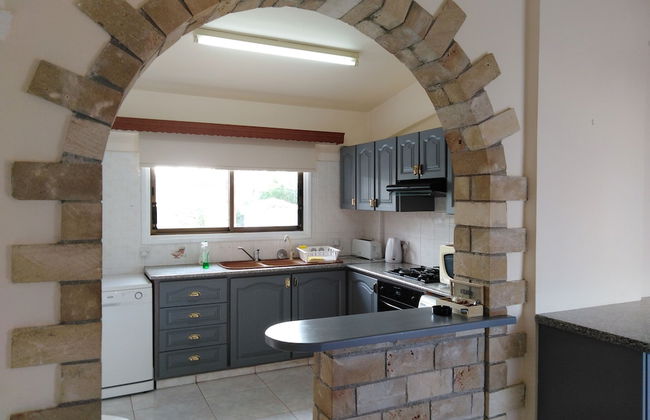 Huge ! Lovely! Private! Villa in The Heart Of Coral Bay! Car Not Essential ! - Photo 25