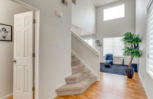 6 Mi to DIA Denver Home with Fenced Yard and Fire Pit - Foto 10