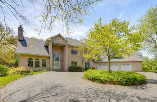 Hot Tub and Sauna Hoffman Estates Villa in Elgin! - Foto 1