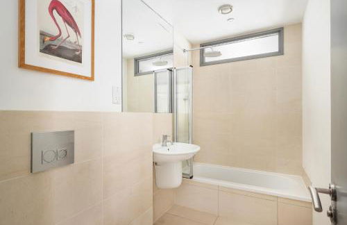 Lancing beach apartment. - Foto 13
