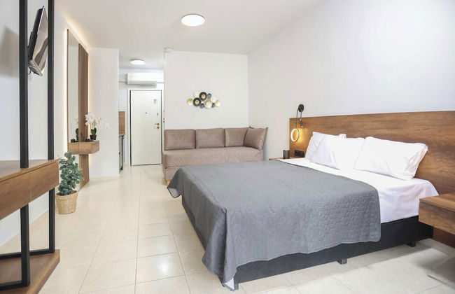 Danae Comfort Living - Photo 17