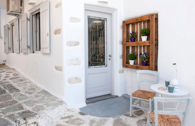 Portes View Traditional House - Photo 2