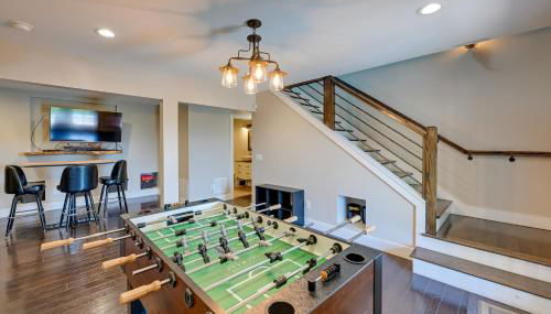 Beautiful Franklin Home with Bunkhouse and Hot Tub! - Foto 3