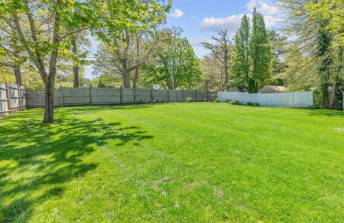 Cottage Oasis by Lake with Kayaks Fire Pit and a Huge Yard - Foto 29