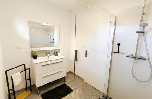 Les Rochers - Raffinement boisé & Plage à 5 min en voiture - Sérénité - Foto 16