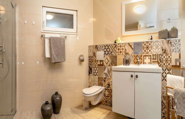 Luxury Villa Lelu With Heated Saltwater Pool, Parking, High Speed Internet, Bbq, el. car Charge T2 - Foto 28