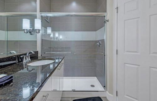 Serenity 3 Bed Townhome 3 Bedroom Townhouse by RedAwning - Foto 46